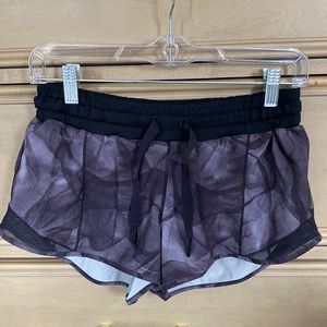 Lululemon hotty hot shorts. Size 4. Lined. 2.5 inseam